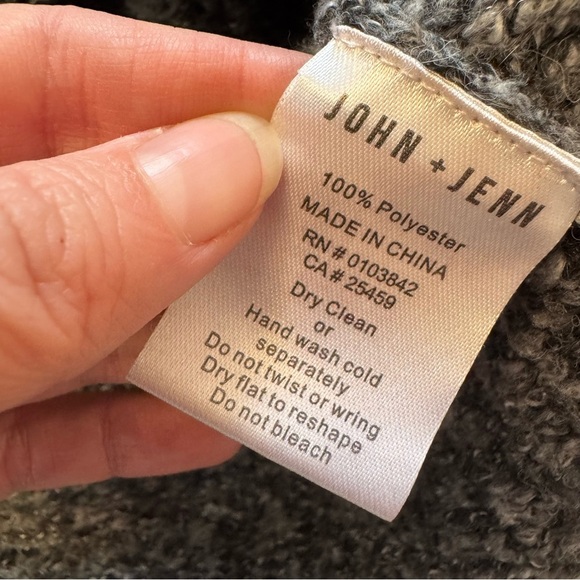 2/40 John + Jenn Grey V Neck Cutout Detail Sweater - Women’s Small - Picture 5 of 7